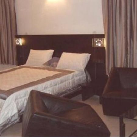 Hotel T.A.P. Gold Crest Bangalore Quarto foto