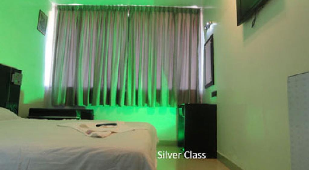 Hotel T.A.P. Gold Crest Bangalore Quarto foto